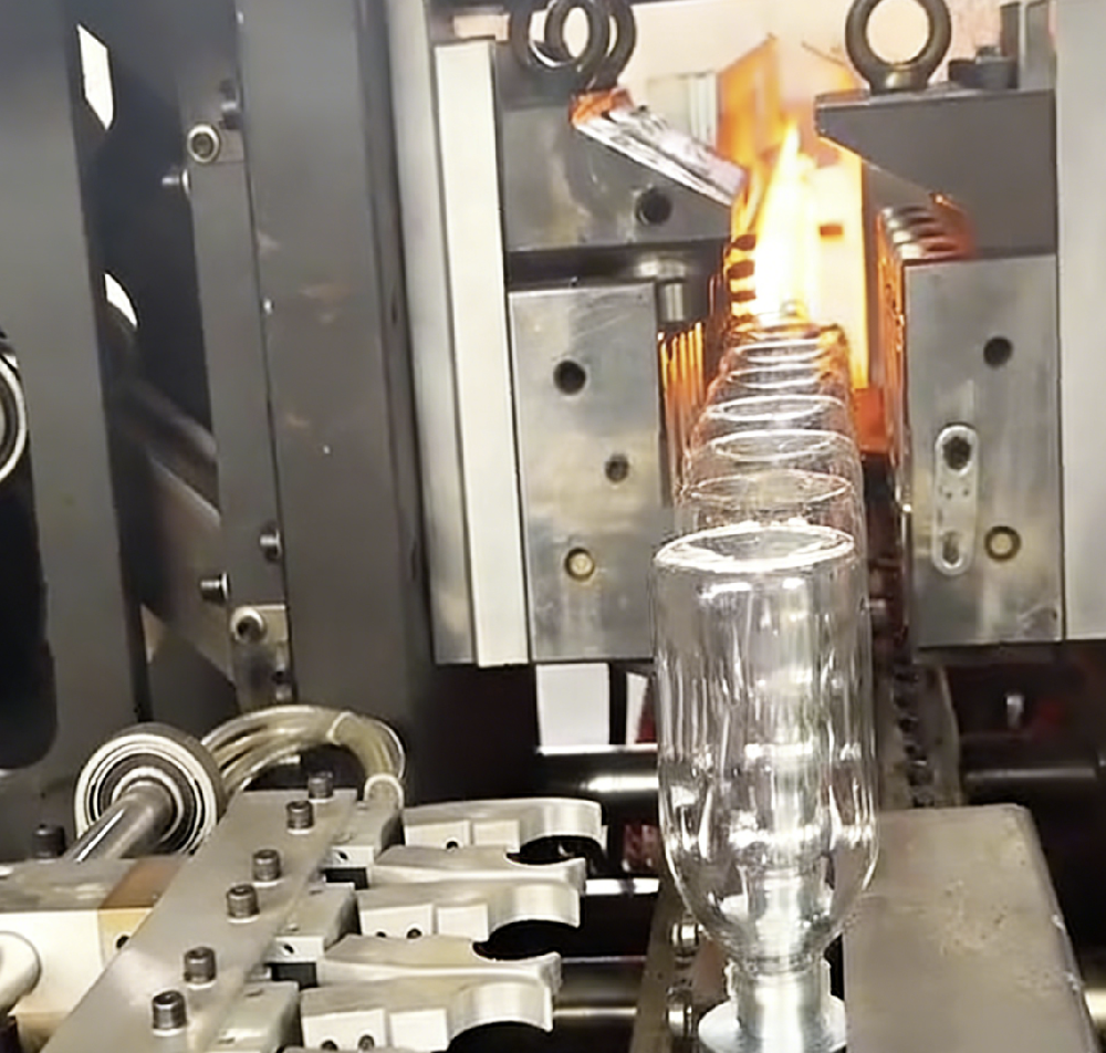 铭科永磁变频双级螺杆空压机系统赋能徐州塑料压塑厂节能升级